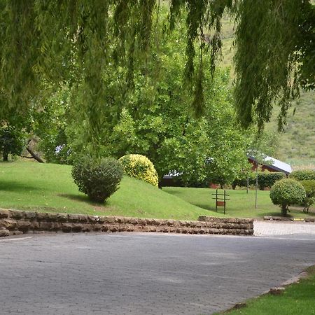 Golden Gate Hotel y Chalets Clarens Exterior foto
