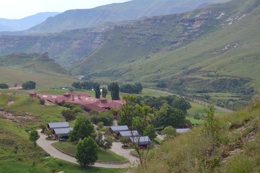 Golden Gate Hotel y Chalets Clarens Exterior foto