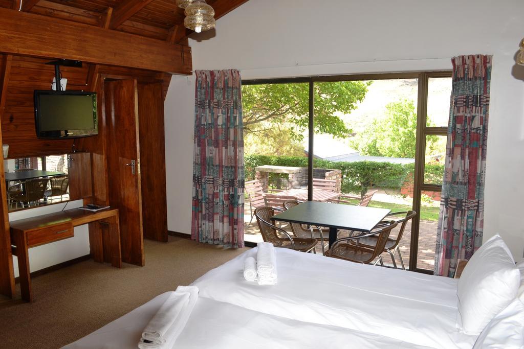 Golden Gate Hotel y Chalets Clarens Exterior foto