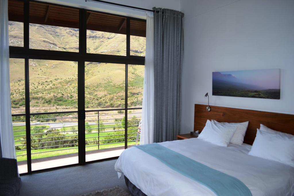 Golden Gate Hotel y Chalets Clarens Exterior foto